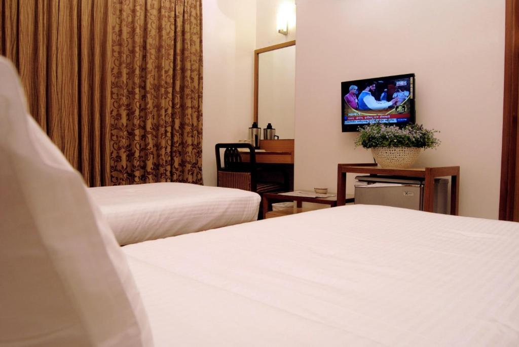 The Ambience Hotel Pune Room photo